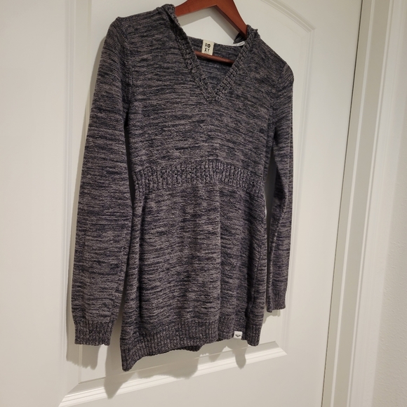 Roxy Hooded Gray Sweater. Medium # 599 - Picture 2 of 7